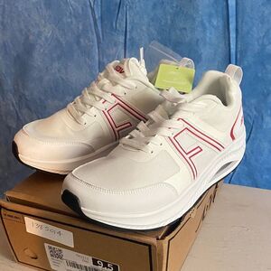 White and Red Athletic Sneakers, sz 9.5, 13E-138s014